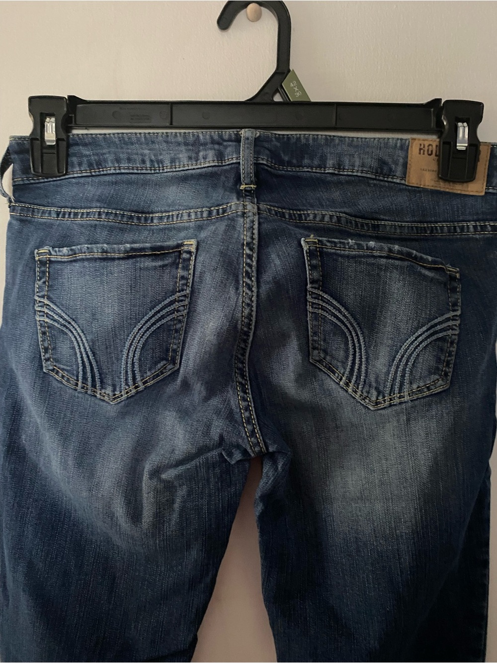 Hollister Women's Medium-Dark Blue Skinny Jeans